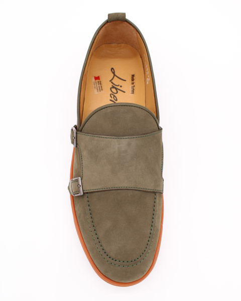 Лоферы на яркой подошве CLAYS